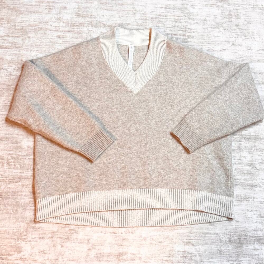 Lululemon Womens XL Beige Long Sleeve V Neck Ribbed Pullover Sweater Alpaca Wool